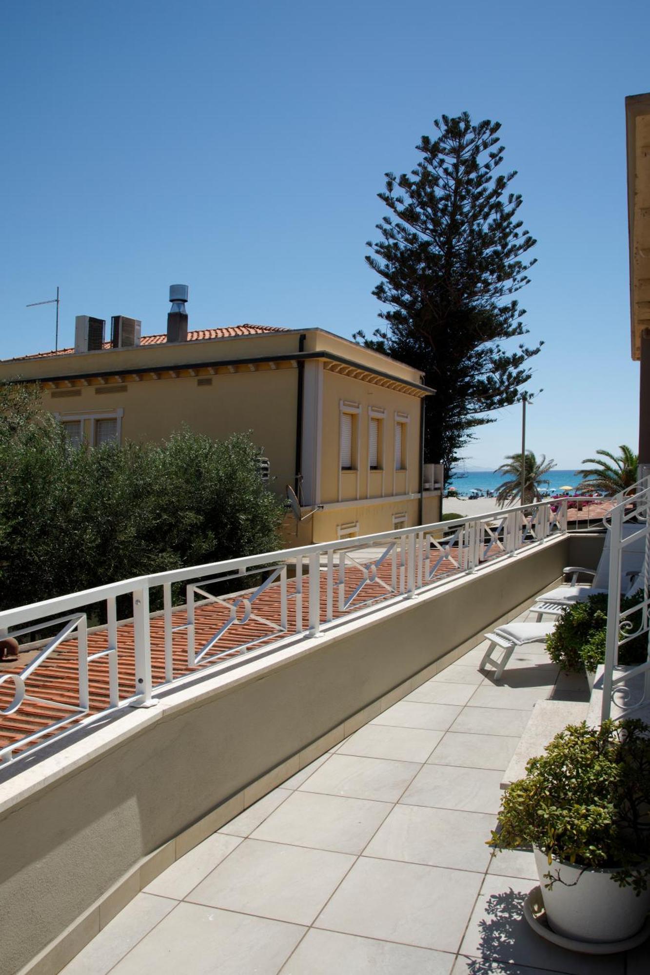 Hotel La Villa Del Mare Cagliari Exterior foto